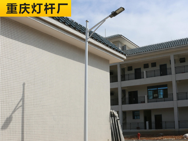 单臂路灯杆